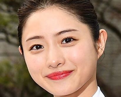 衣装？何あれ？」2児の母・石原さとみ、テレビ出演〝ビジュ〟に仰天