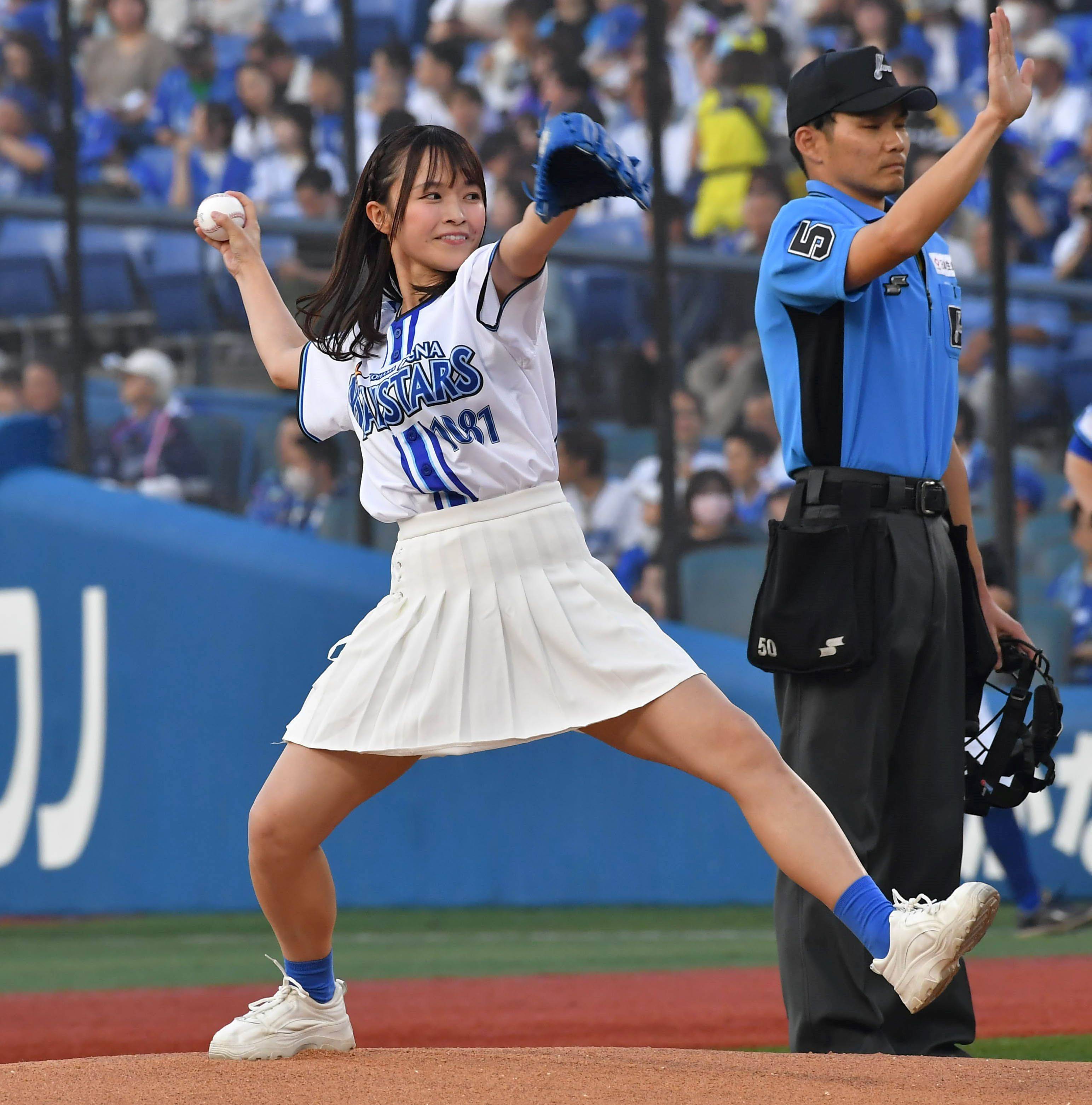 百川 晴香　始球式　直筆サイン ☆BBM2021☆2nd☆百川晴香☆始球式カード☆直筆サインカード☆／25
