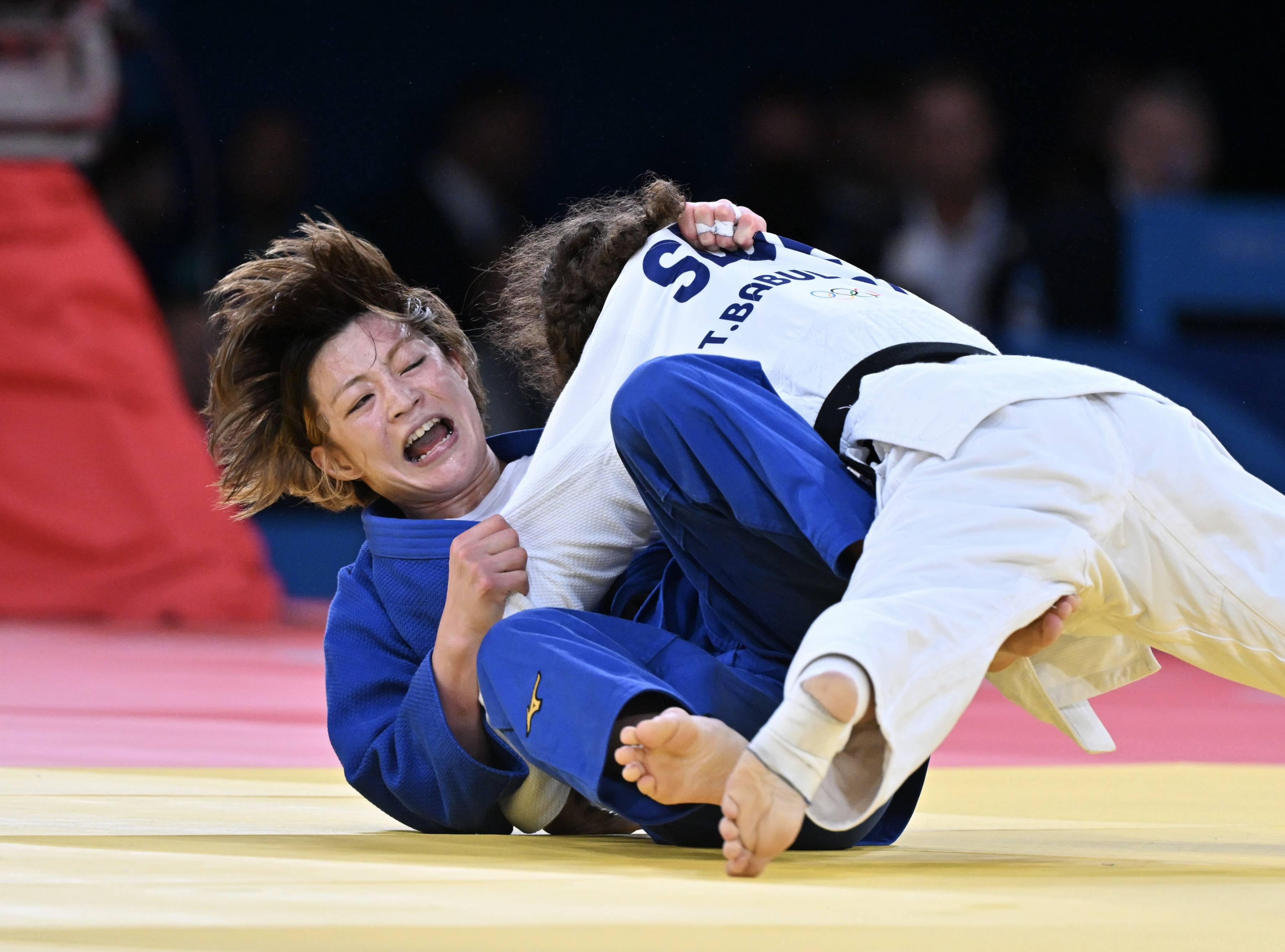 パリオリンピック　柔道金メダル　角田夏実　直筆サイン入り写真2L フレーム額付！ Yahoo!オークション - 角田夏実 直筆サインフォト 柔道 パリ