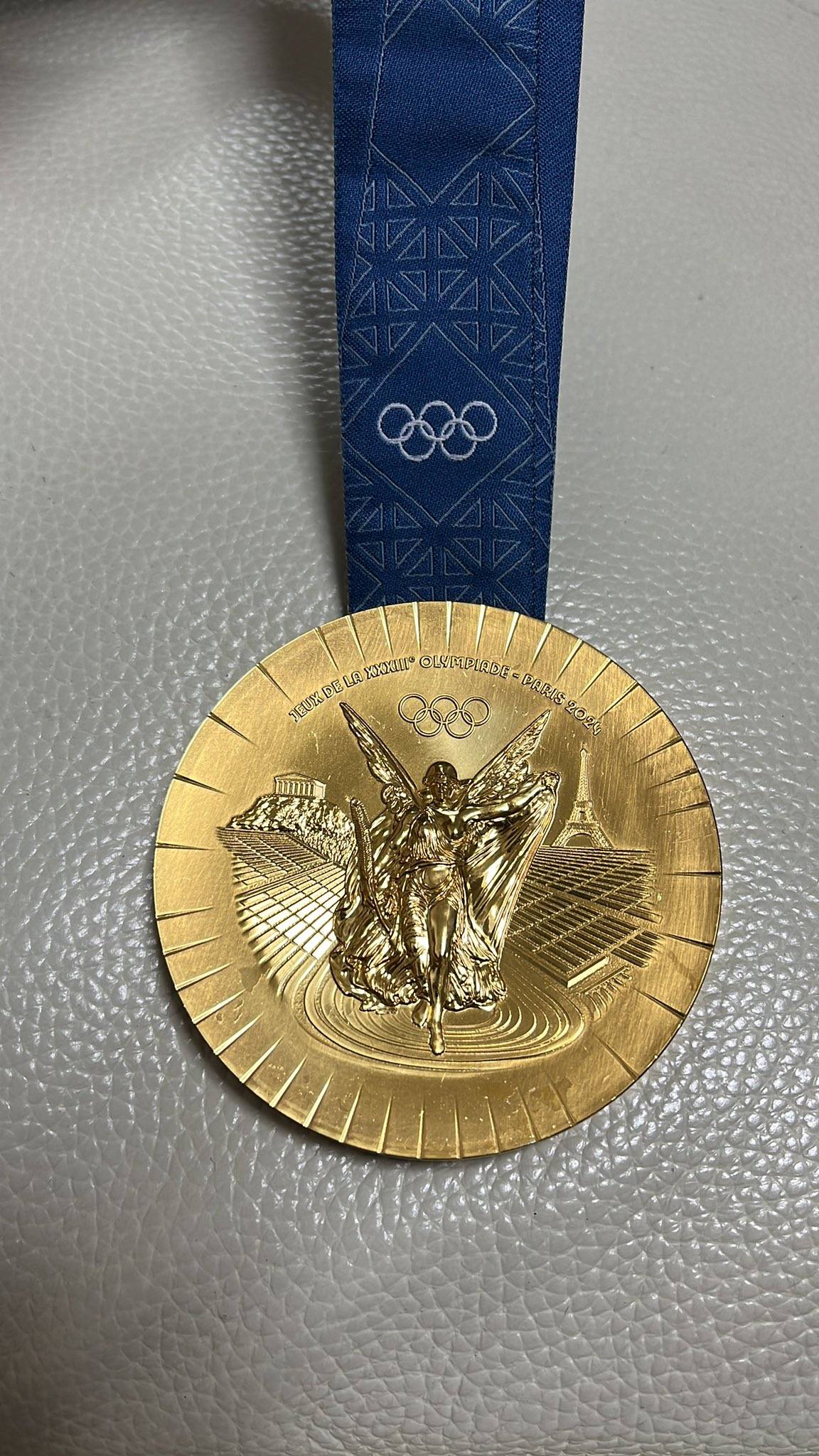 パリオリンピック金メダルレプリカ亜鉛合金 41WZvEUTshL._UF350,350_QL50_.jpg