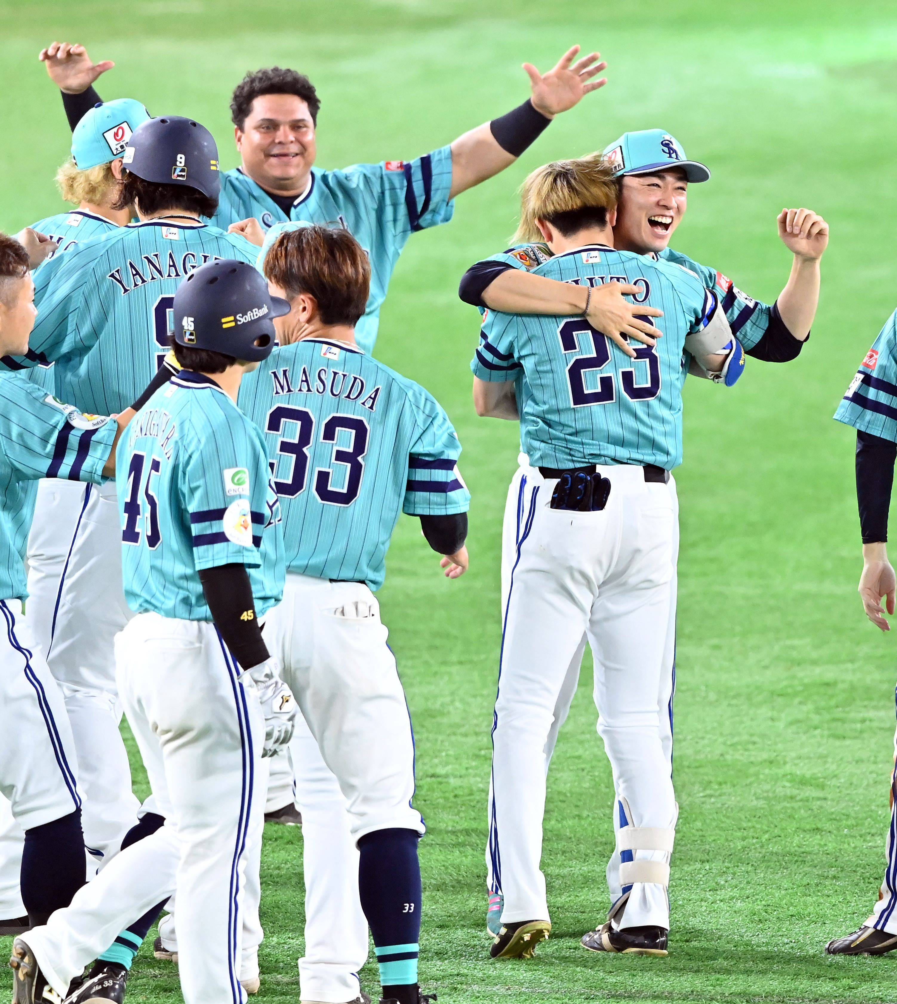 ホークス　和田投手アテネ五輪　選手仕様　ユニフォーム ホークス 和田投手アテネ五輪 選手仕様 ユニフォーム（おタカら