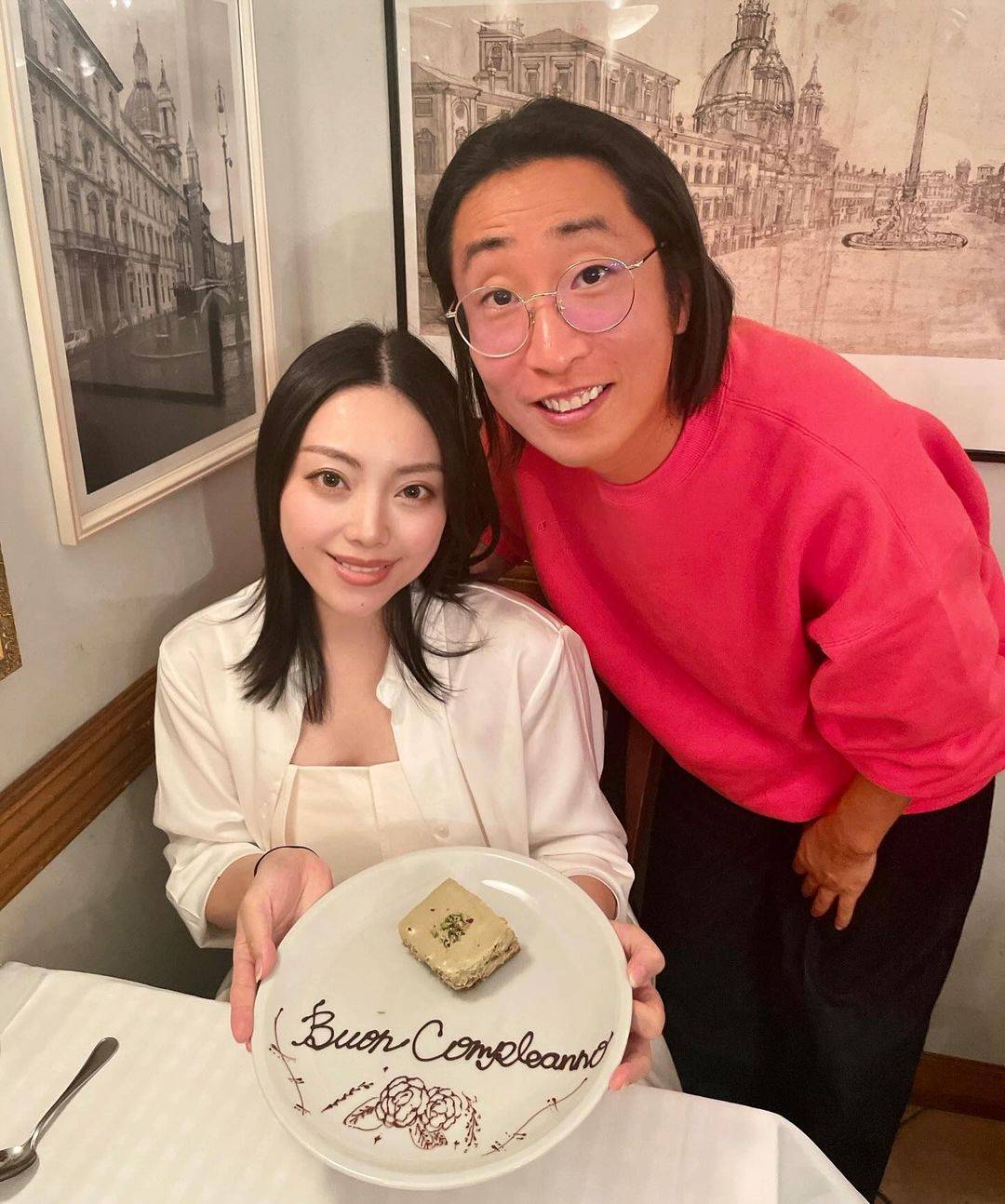 素人熟女顔出し投稿画像 