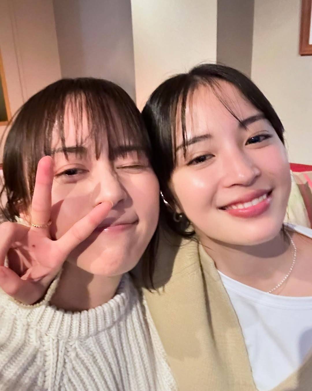 広瀬すず姉妹のサイン入り写真 広瀬すず姉妹のサイン入り写真（: 広瀬すずと広瀬アリス直筆