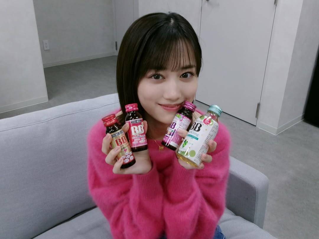お肌プルプル〟超多忙の元乃木坂46女優が美の秘訣公開し大反響