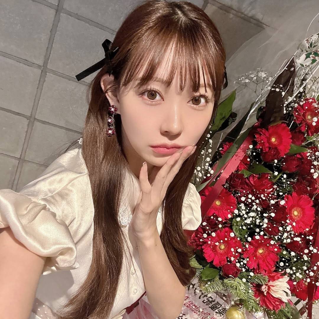 刺激が強すぎて…」NMB48の元メンバー、超ミニ＆透けタイツ姿に