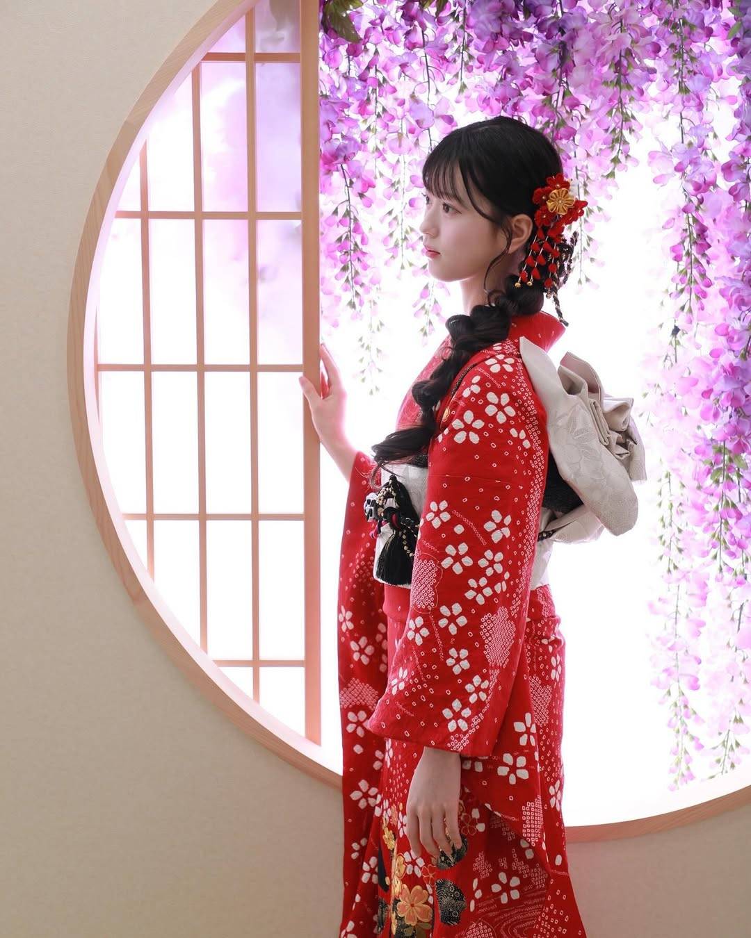 八木愛月 AKB48 20周年記念 赤チェック衣装 生写真 直筆 ホログラム 八木愛月 AKB48 20周年記念 赤チェック 衣装 直筆サイン入りホロ生写真