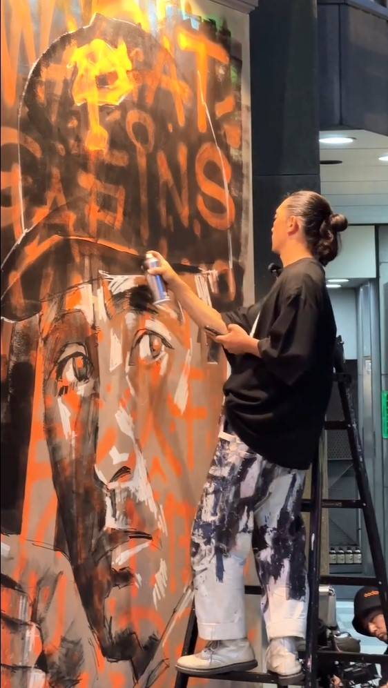 小泉コメ担当大臣〟→〝ミスター長嶋〟壁画アートが登場し「この