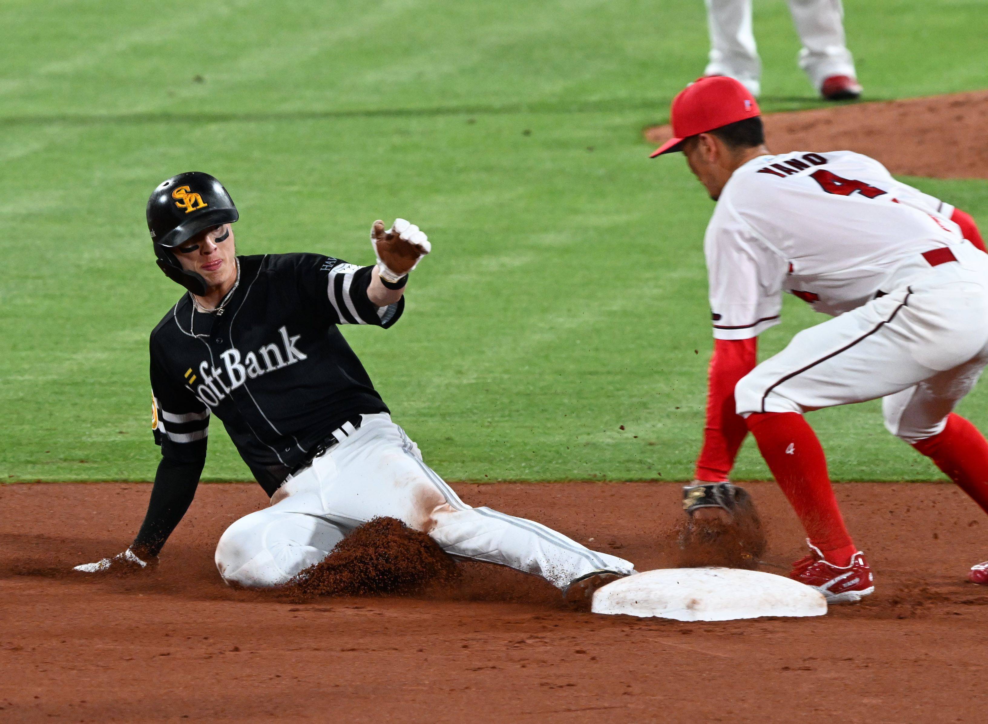 有原航平セ6球団白星達成！ 近藤健介が先制2ラン【6.17広島ー