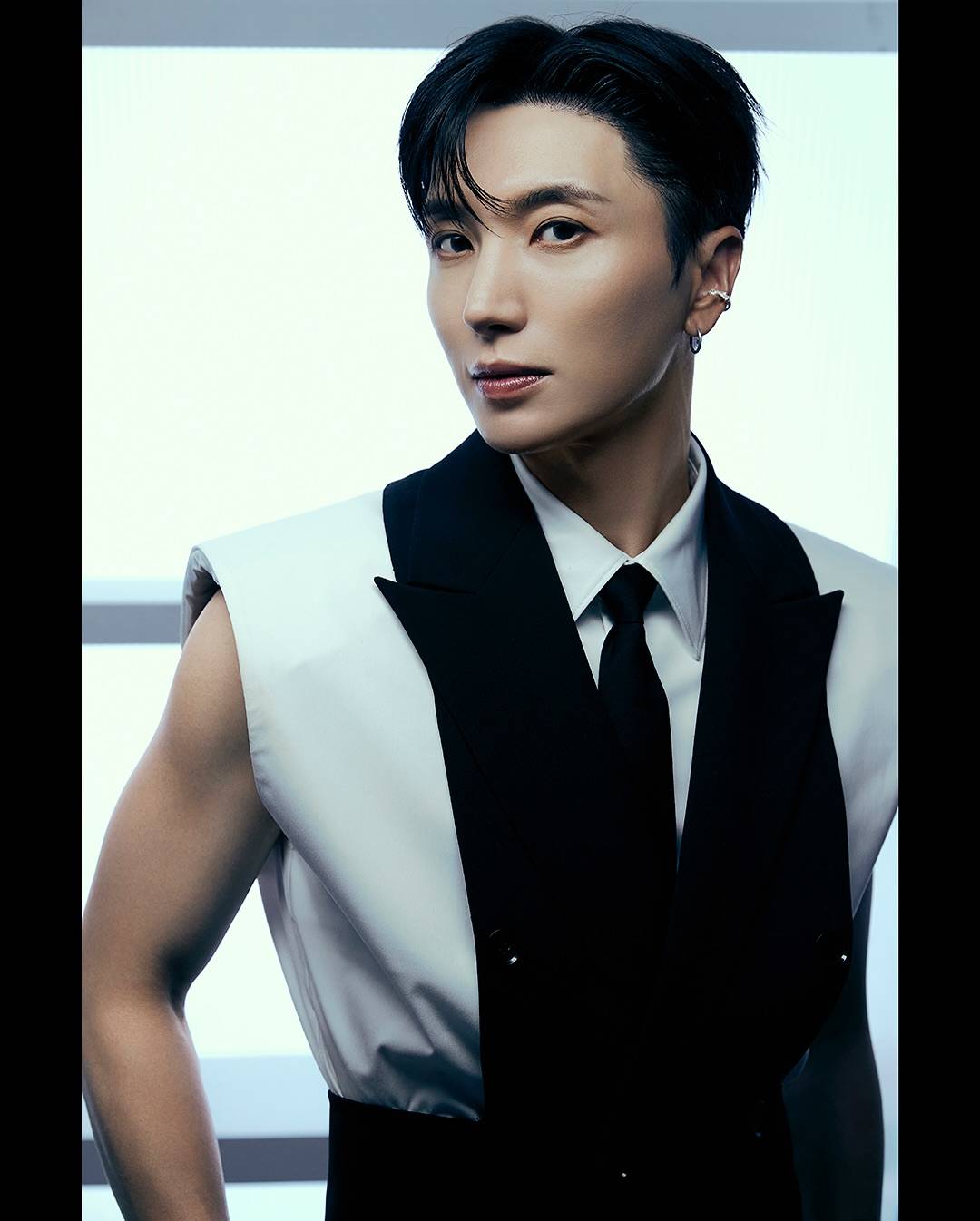 アイドル SUPER JUNIOR 20周年を迎えたアラフォーアイドルの新曲ナンバーが話題「スジュ