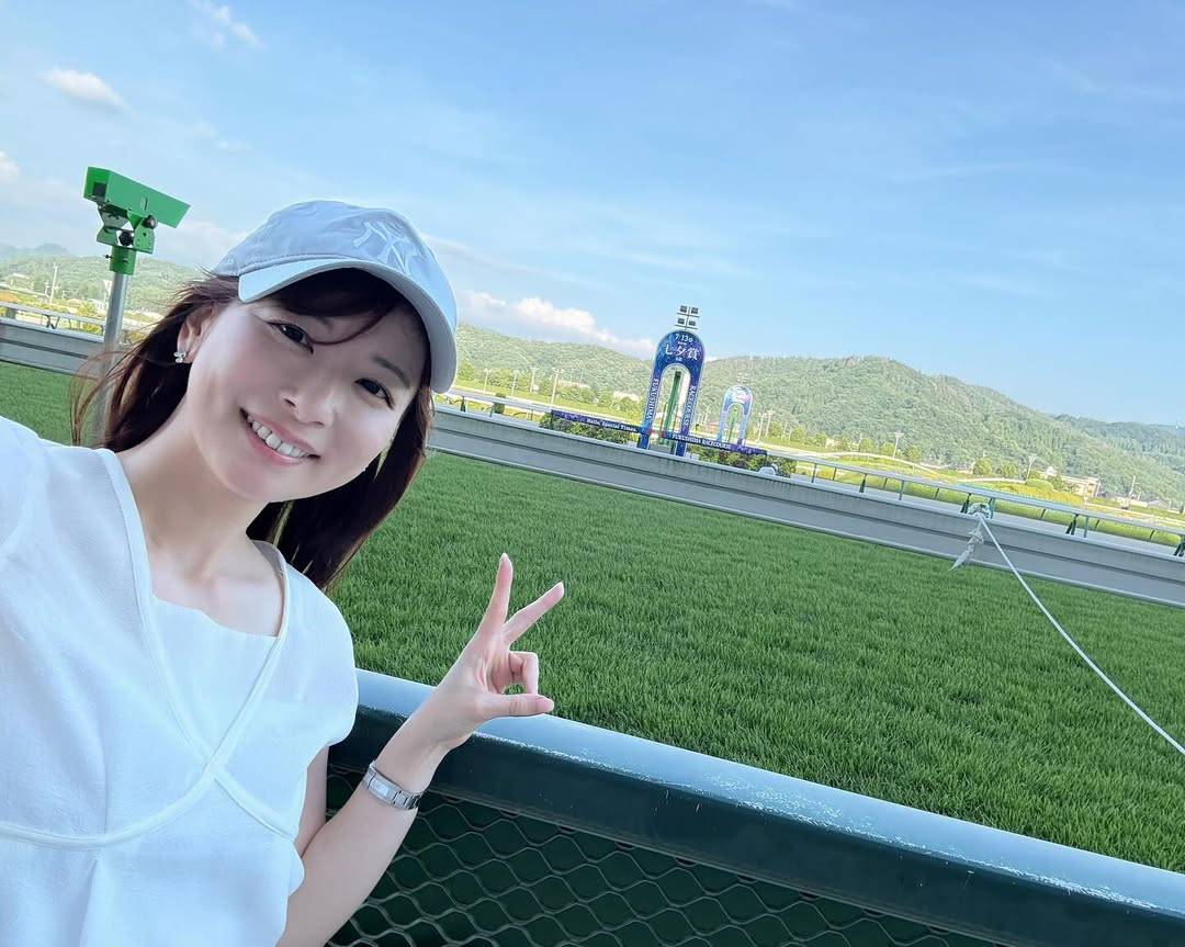 皆藤愛子さん サイン入り色紙 2025年9月21日 阪神競馬場 皆藤愛子さん サイン入り色紙 2025年9月21日 阪神競馬場 皆藤