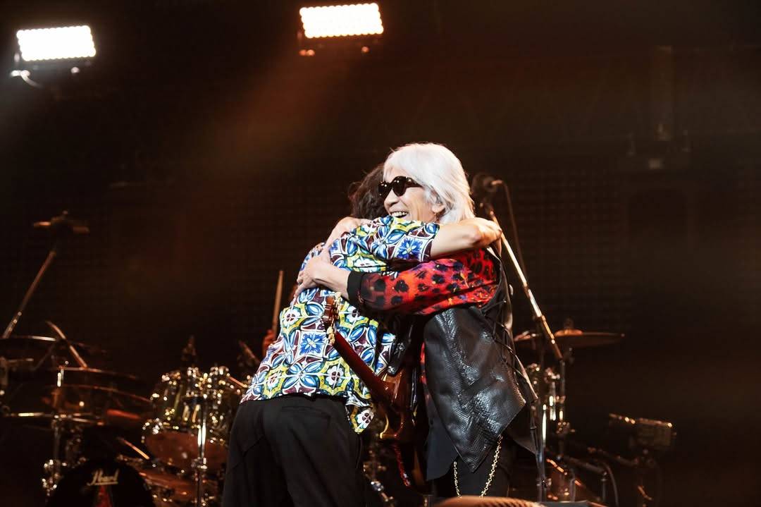 シアン　稲葉浩志　B'z 松本孝弘 松本孝弘と稲葉浩志がソロツアーを開催 B'z結成35周年を経た2人