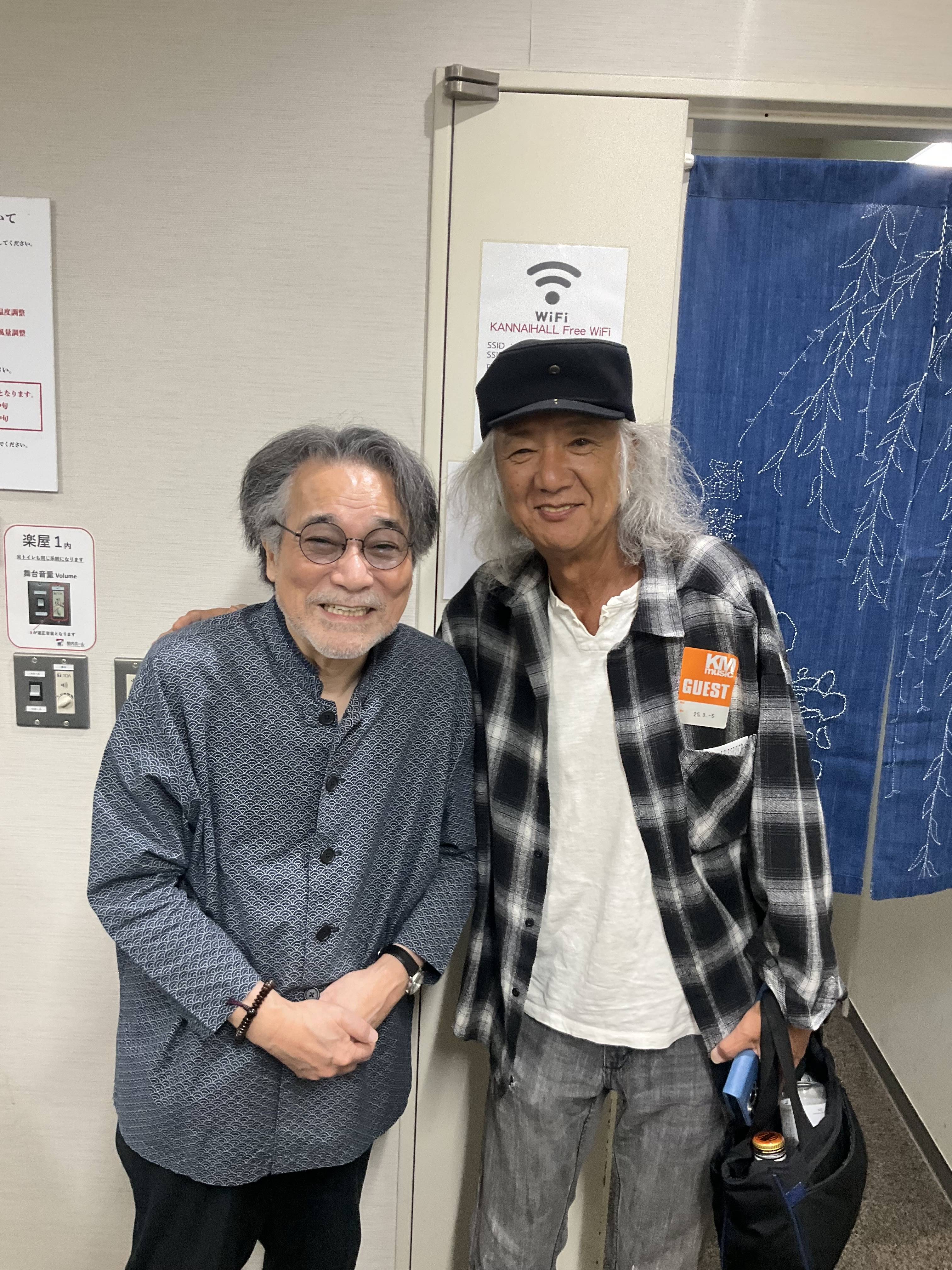 大ファンです」稲川淳二が〝レジェンド〟ギタリストと2ショット公開に