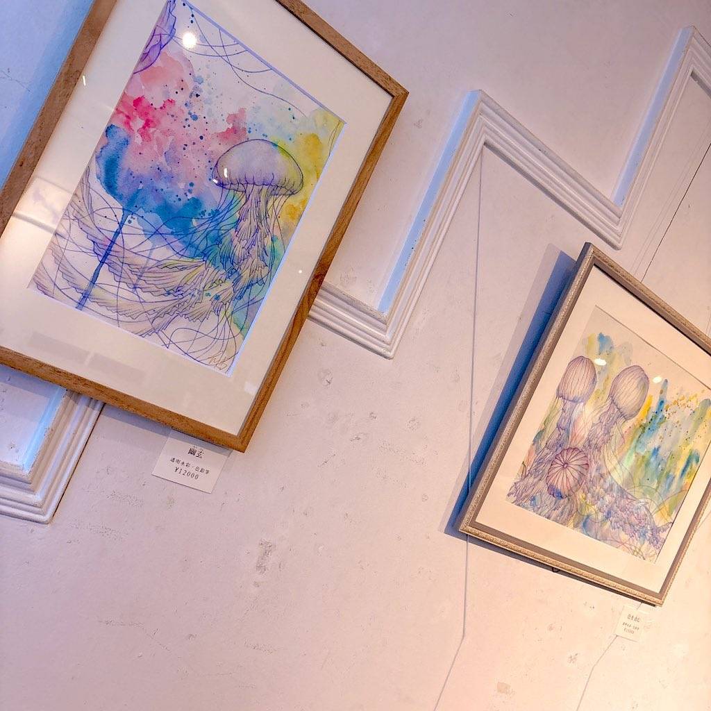 クラゲ愛が深すぎる！！〝色を食べる〟生態をモチーフとしたユニークな