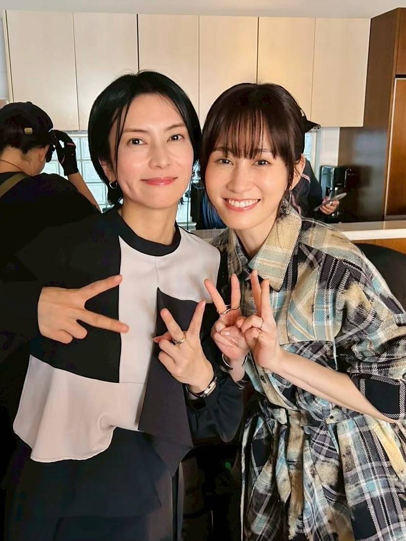 ゆう　　前田敦子セット② 前田敦子、大島優子との“密着”2ショットにファン歓喜「私の青春