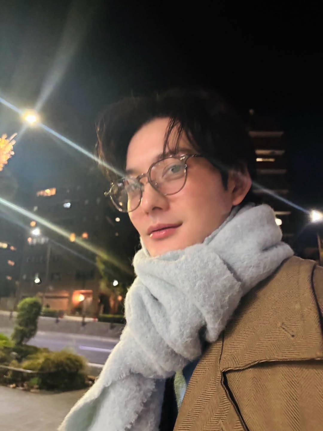 奥様目線はこんな感じなのね」電撃婚から1年、岡田将生の〝画角最高