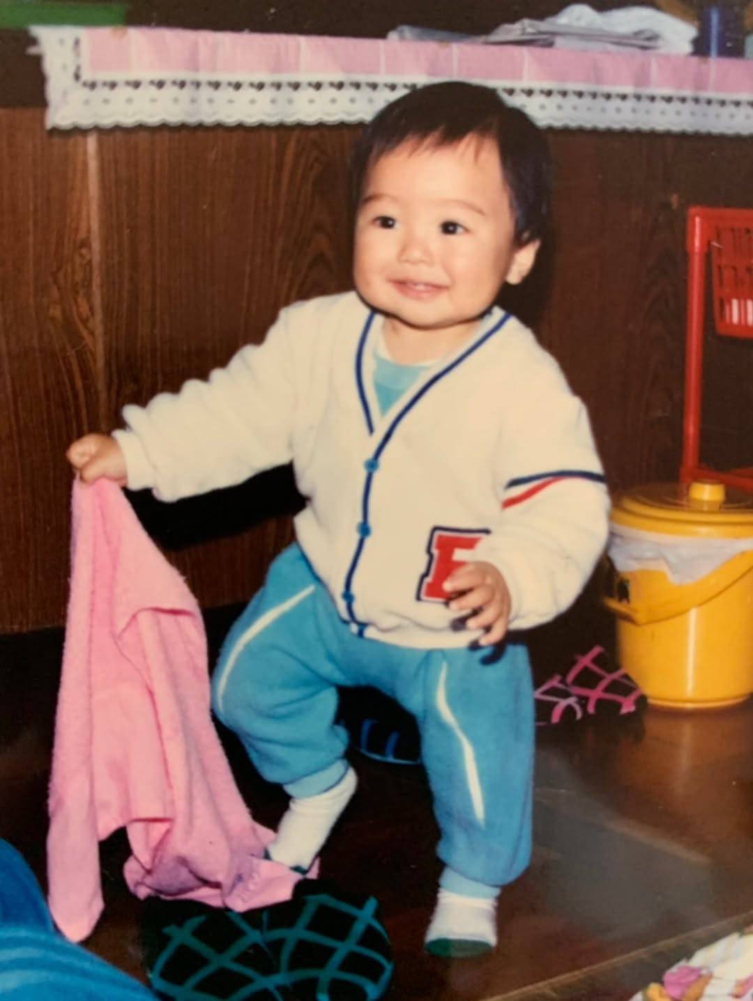 たかひろ 全部可愛すぎて…」TAKAHIRO、41歳誕生日に〝幼少期の写真〟公開に反響