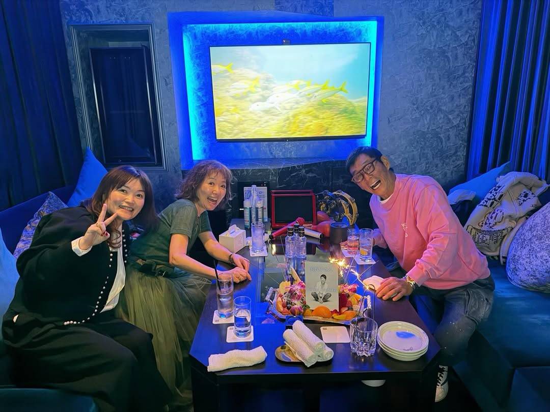 〝あっぱれのチホちゃん〟46歳に!さんま、浅田美代子と〝カラオケ3ショット〟に大反響「えーびっくり!!」「愛らしさは健在ですね」:「おっ!」で ...