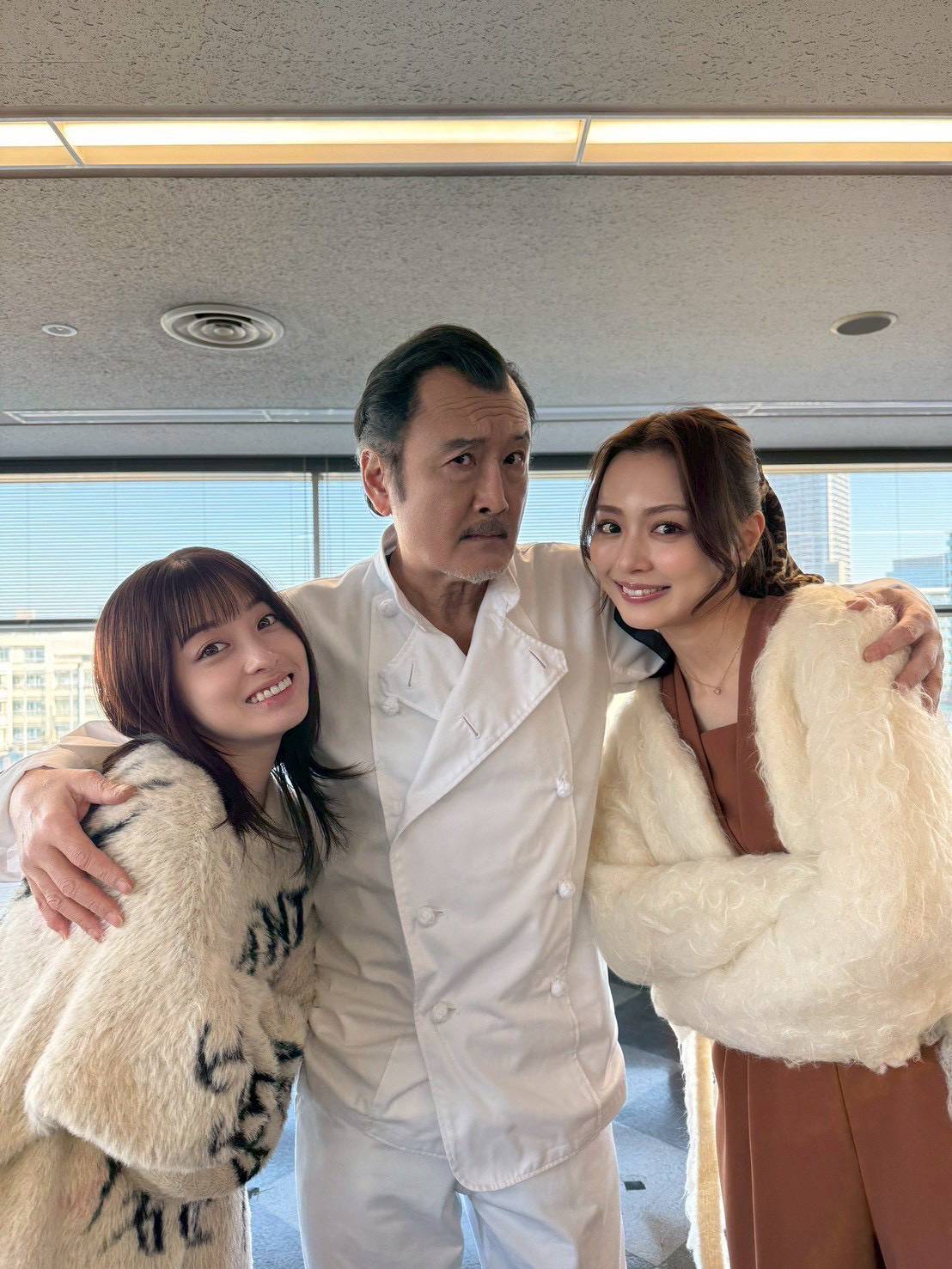 吉田 鋼 太郎 妻 歴代