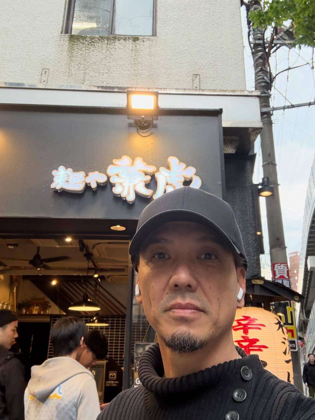 並んで食べた？」福岡の人気つけ麺店に元ホークス・新垣渚さん降臨