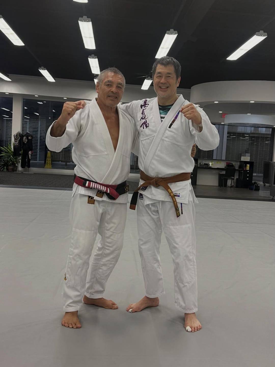 世紀の一戦から28年高田延彦〝400戦無敗の男〟との再会2ショットに