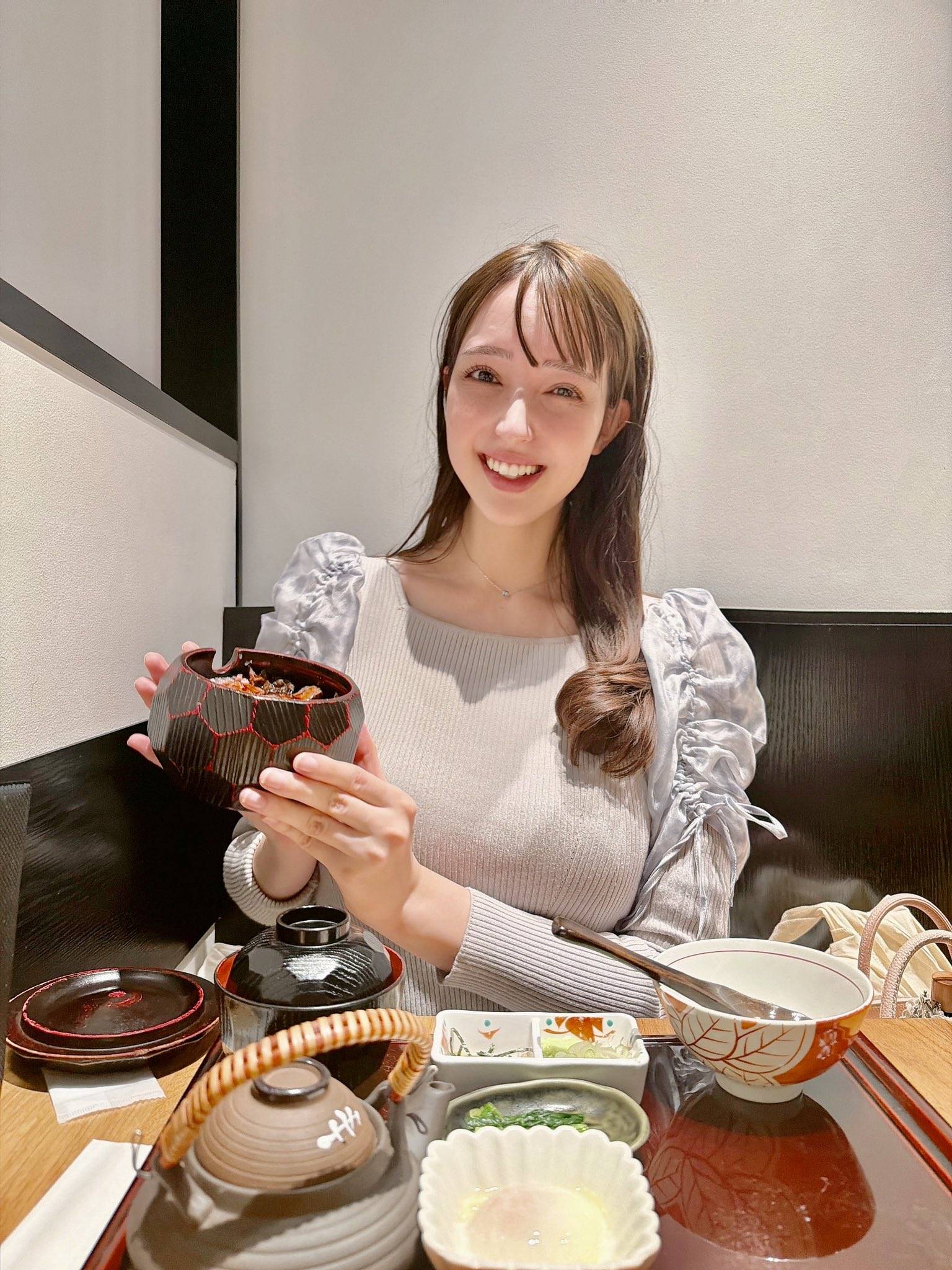 〝ギューッ〟ショットが話題の佐々木沙羅アナウンサ…