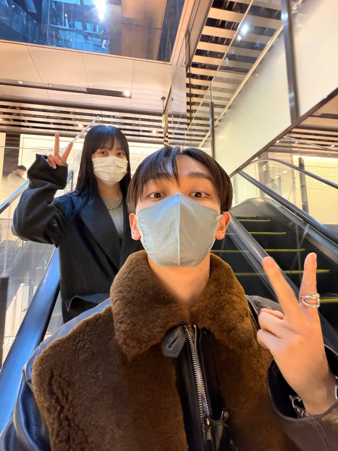 うぇええ!?」「そっくり過ぎ」宮世琉弥の妹は20歳アイドル…〝お忍び