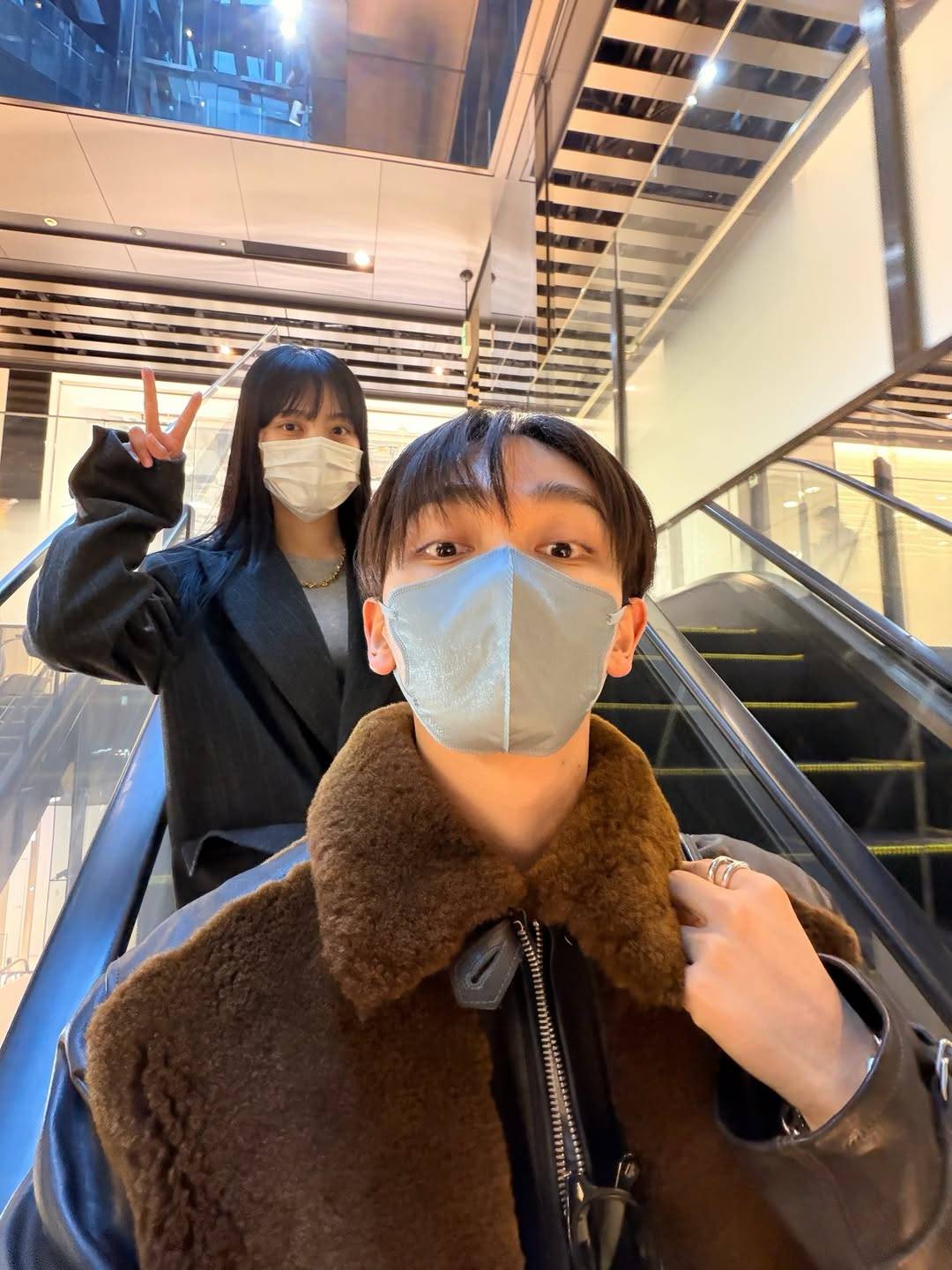 うぇええ!?」「そっくり過ぎ」宮世琉弥の妹は20歳アイドル…〝お忍び