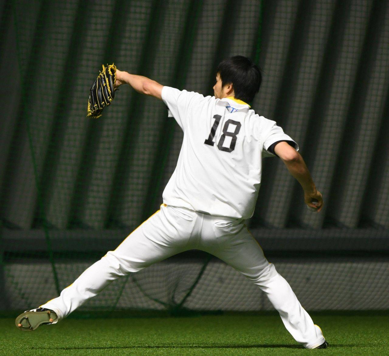 新垣渚、松坂大輔、武田翔太…ソフトバンクの新背番号「18」に台湾出身