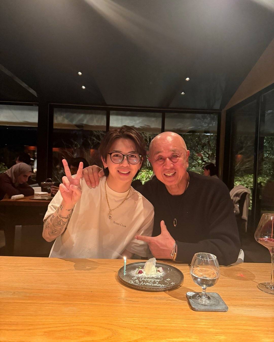LAのシェフ松久信幸さんとの2Sが話題の岩橋玄樹。写真は親交｜大谷翔平