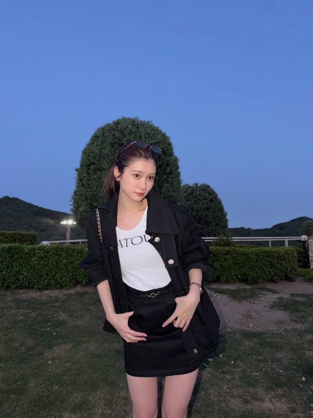 別人みたい」めるる〝雰囲気ガラリ〟デコ出しオールバックに反響続々