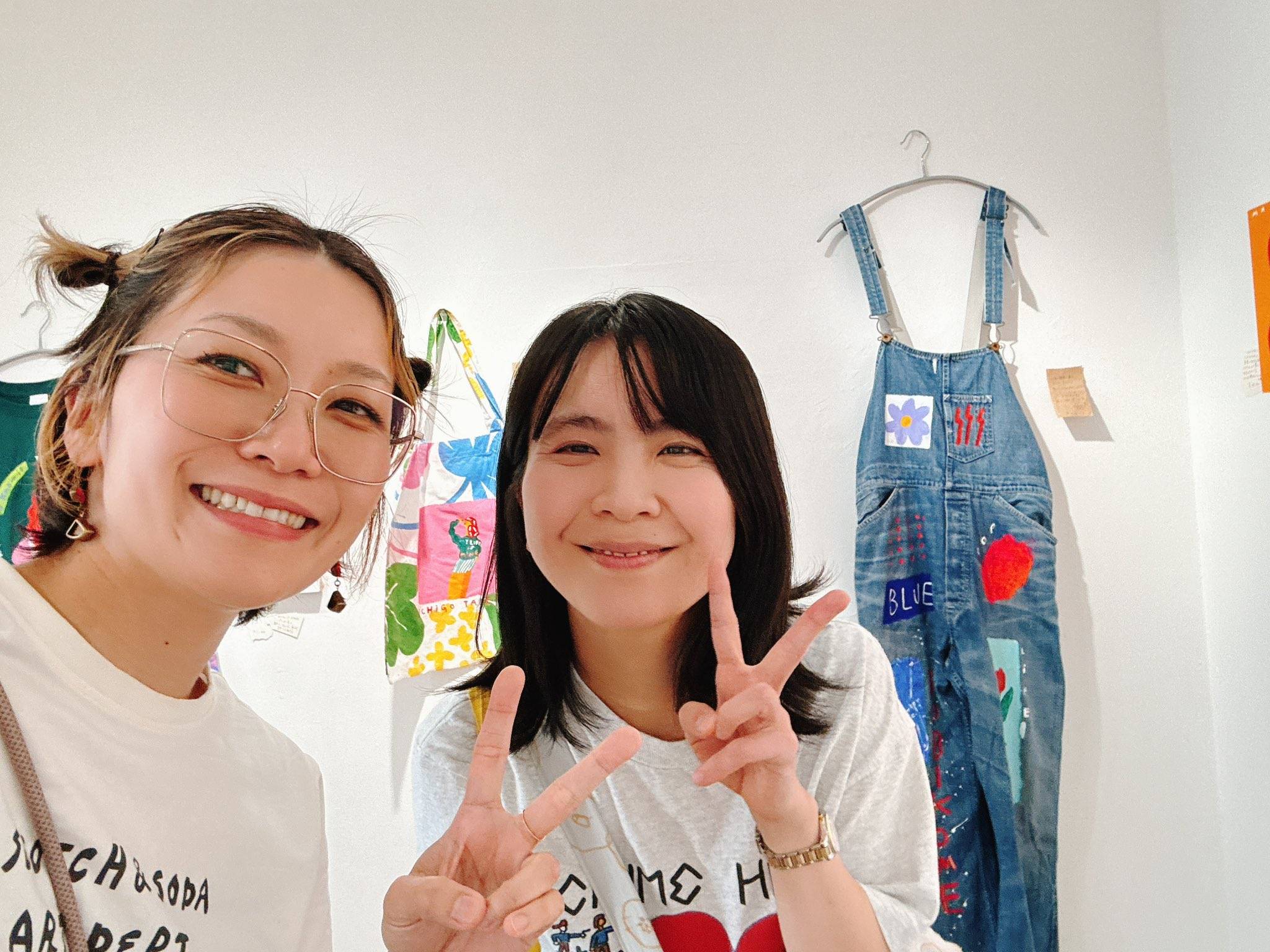 チャットモンチー サイン入 販促ポスター B2 橋本絵莉子 福岡晃子 青春だった」「涙が出る」解散から8年「チャットモンチー」再会2