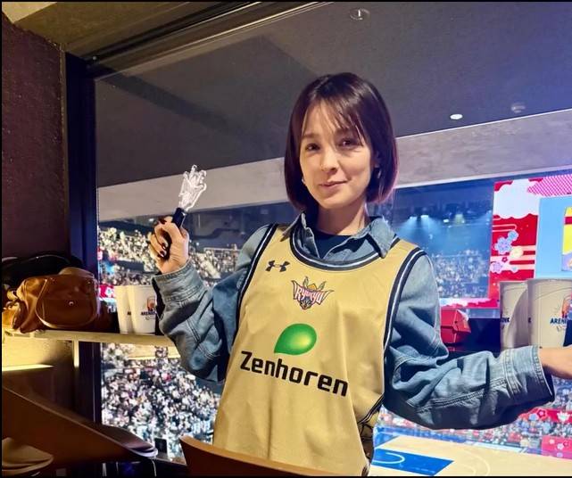 ぬあ!?」「国仲涼子?」〝激変〟46歳女優がお忍びスポーツ観戦「エ