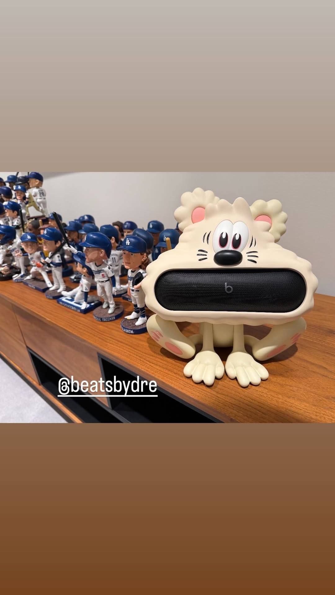 大谷翔平選手の部屋にも飾ってあるかも！！ マメだよねぇ～」大谷翔平〝マル秘自宅コレクション〟に反響「彼らしい
