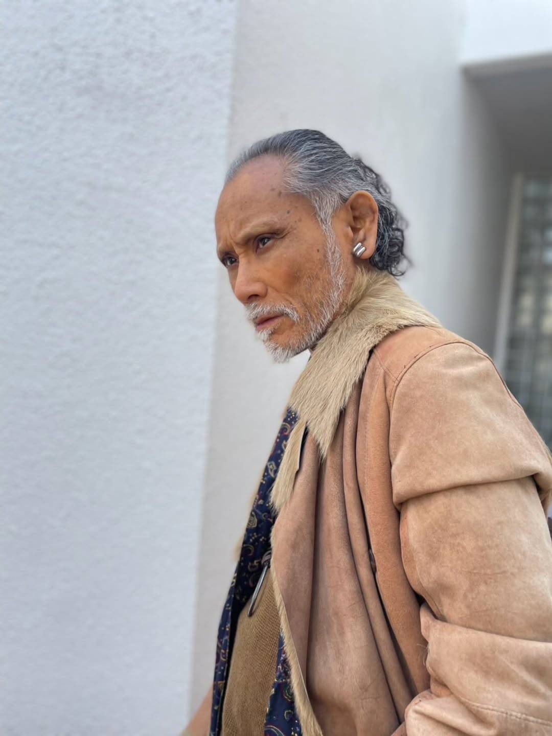 野生味溢れてる…」片岡鶴太郎〝ハイブランドだらけ〟激変姿に「渋い