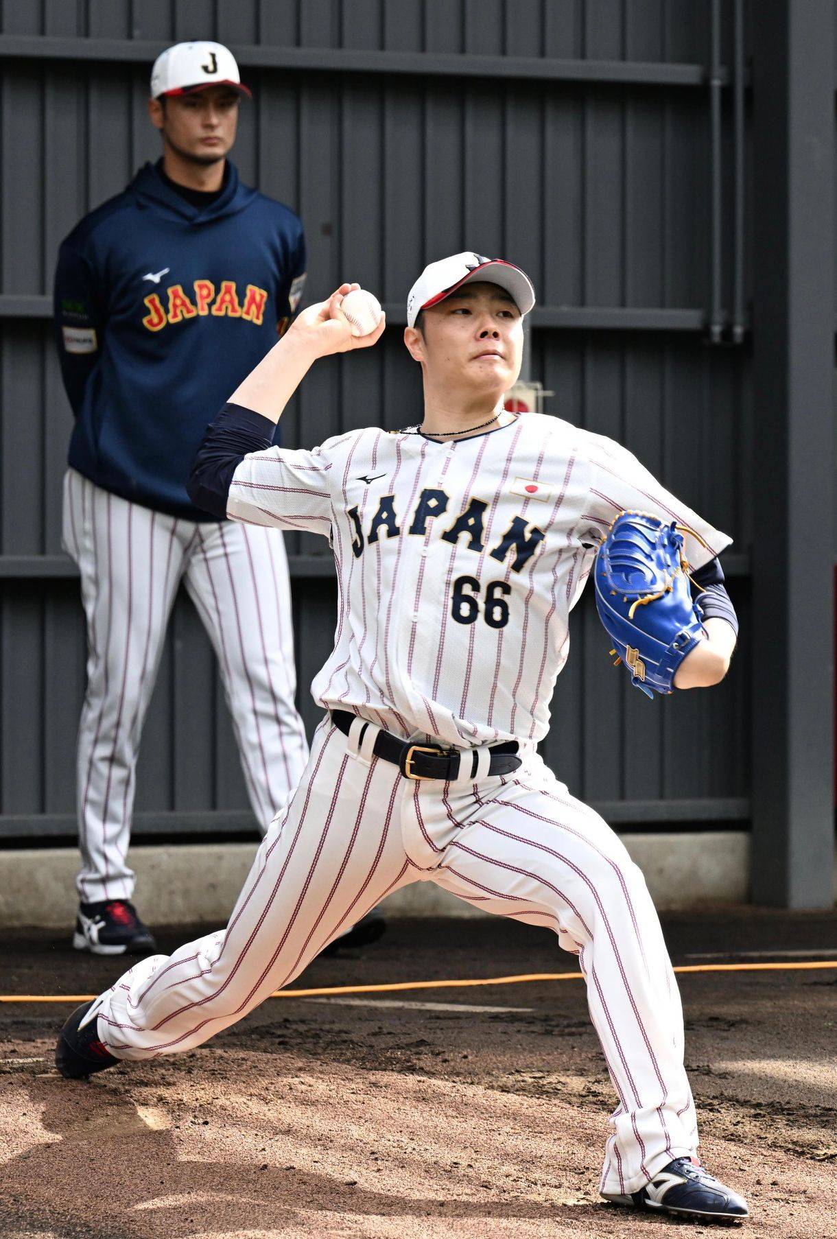 打撃練習を終え、笑顔を見せる周東（｜【2.14WBC強化合宿】いよいよ