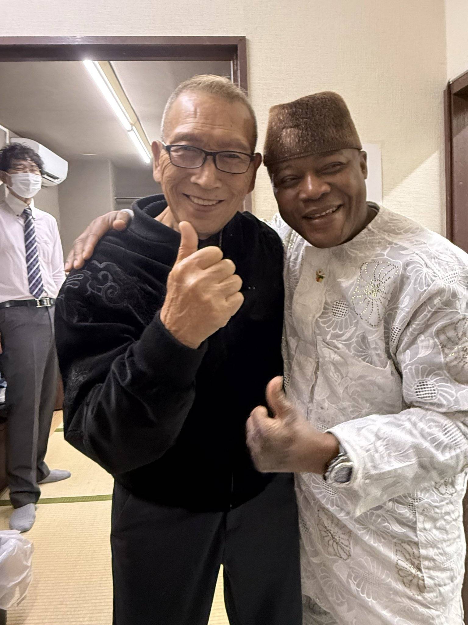ここがヘンだよ日本人」でブレイク、ビートたけしの元付き人から外交官
