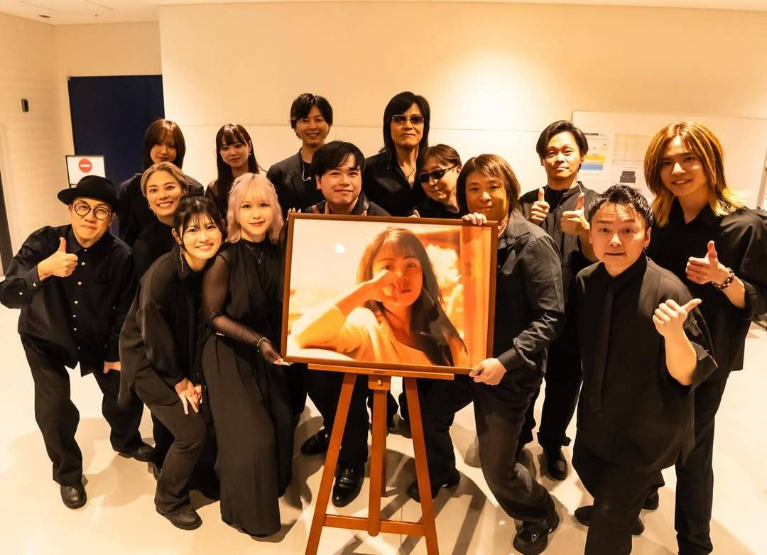 涙が止まらない」逝去から18年ZARD坂井泉水さんを囲む仲間たちの姿