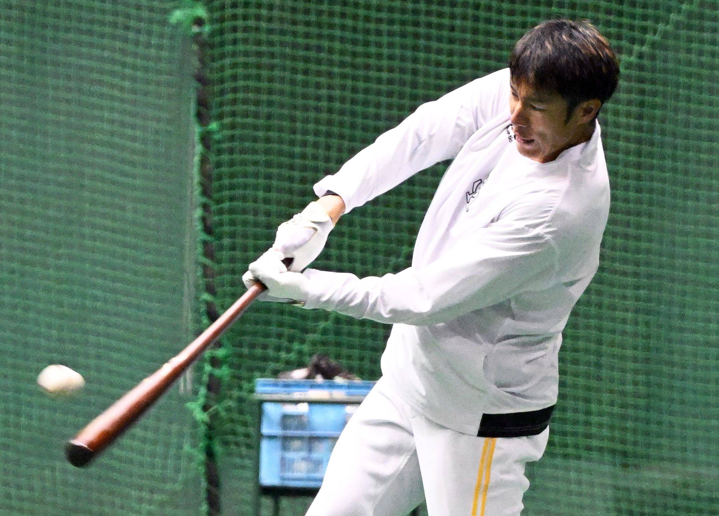 柳田選手着用練習着 打撃練習を終え後、笑顔の柳田（撮影・柿森英典）｜【2.25春季キャンプ