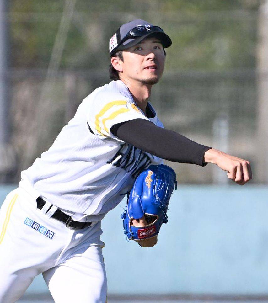 打撃練習を終え後、笑顔の柳田（撮影・柿森英典）｜【2.25春季キャンプ