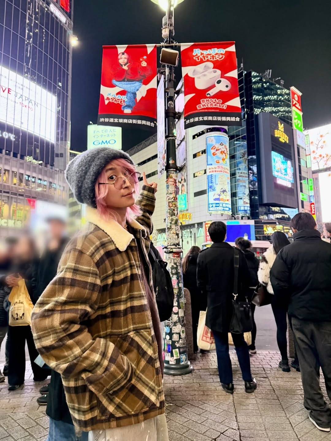 バレるって！」ファンドキドキ〝渋谷の人混み〟でまさかの記念撮影