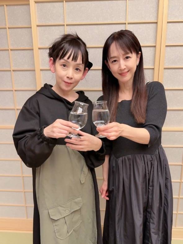 仲悪いのかと思ってた」伝説のアイドルWink再会2ショットにファン大