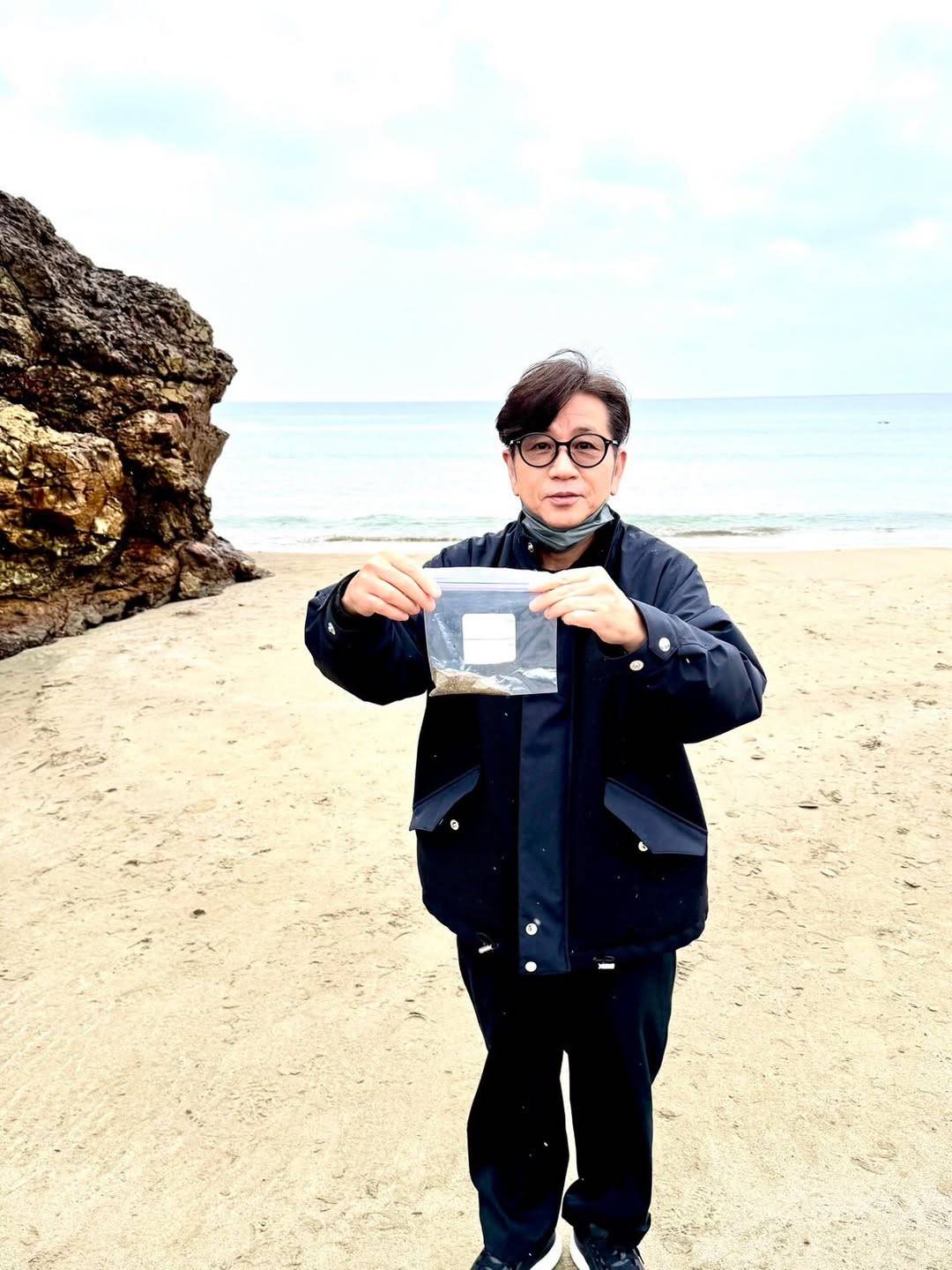 ジップロックで採取した物は…藤井フミヤの行動にファン脱帽「神々しい