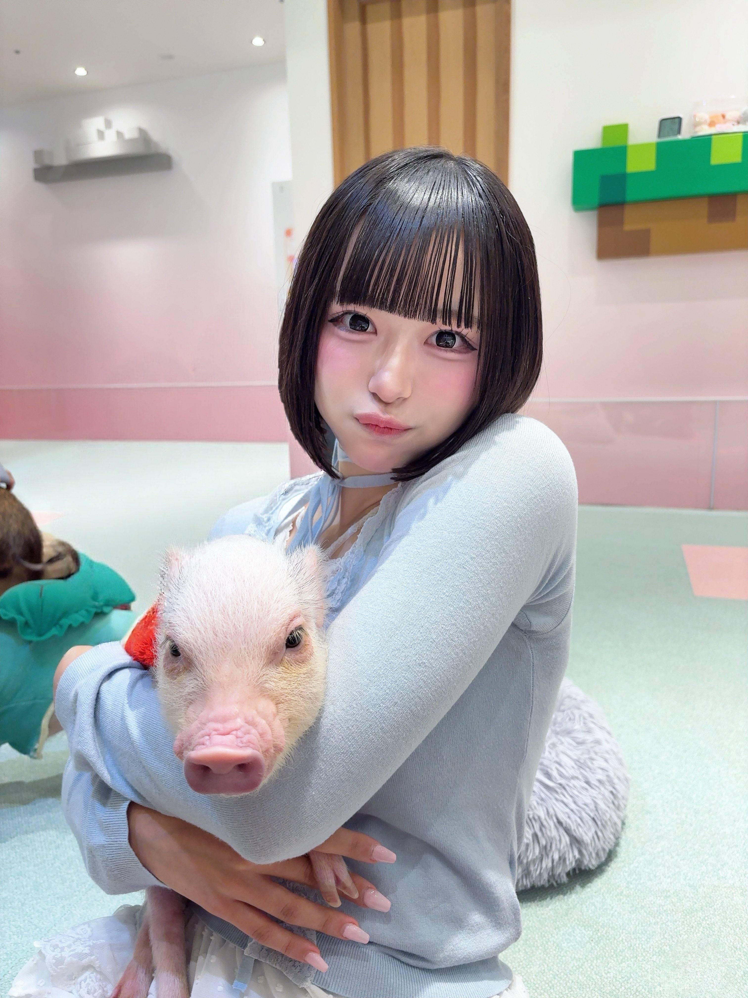 助けて」親ブタだと思われた現役アイドル〝SOS投稿〟が万バズ 