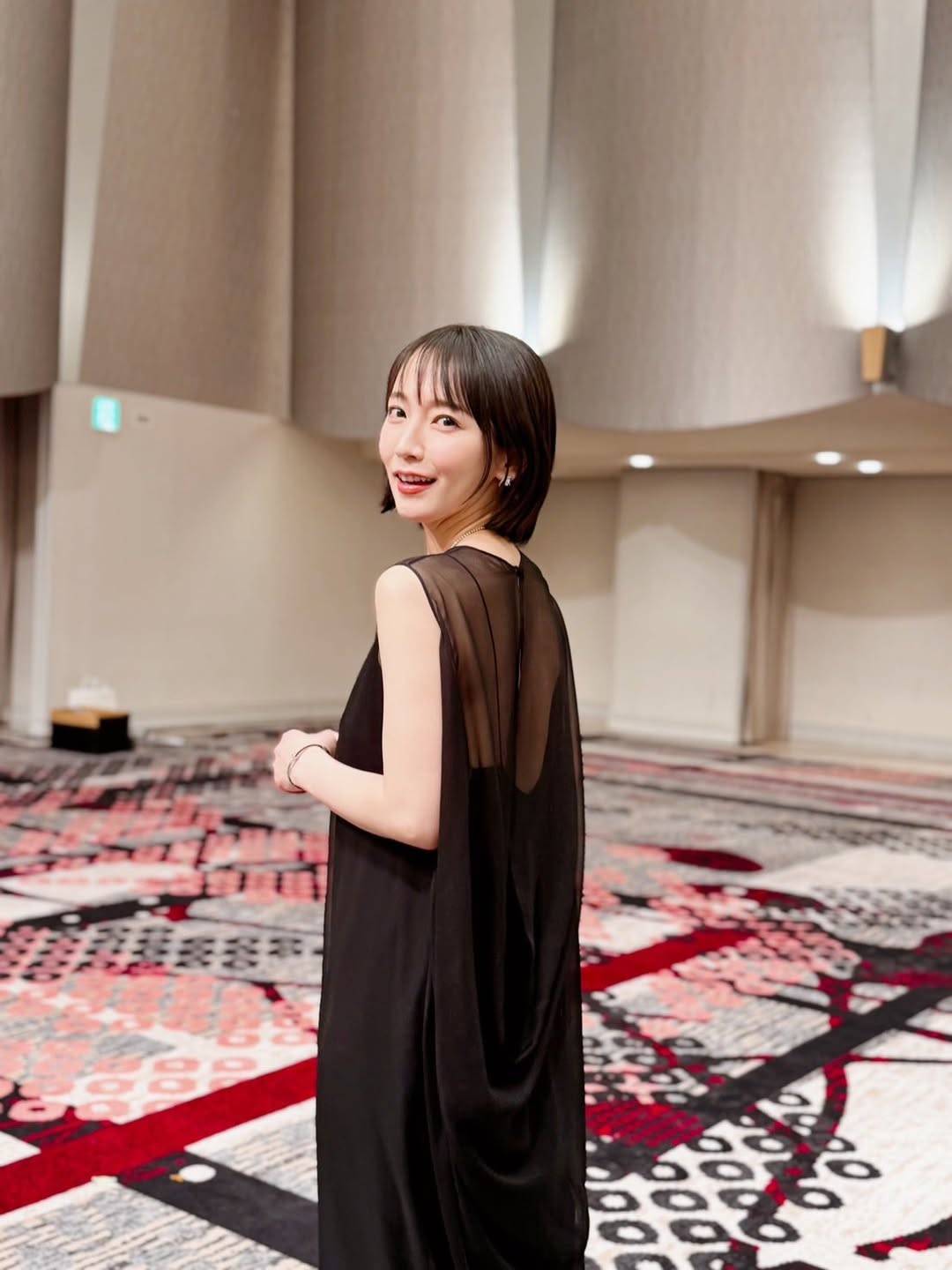 なんとも麗しい!」吉岡里帆〝大人の魅力開放〟透け感ドレスに絶賛の声