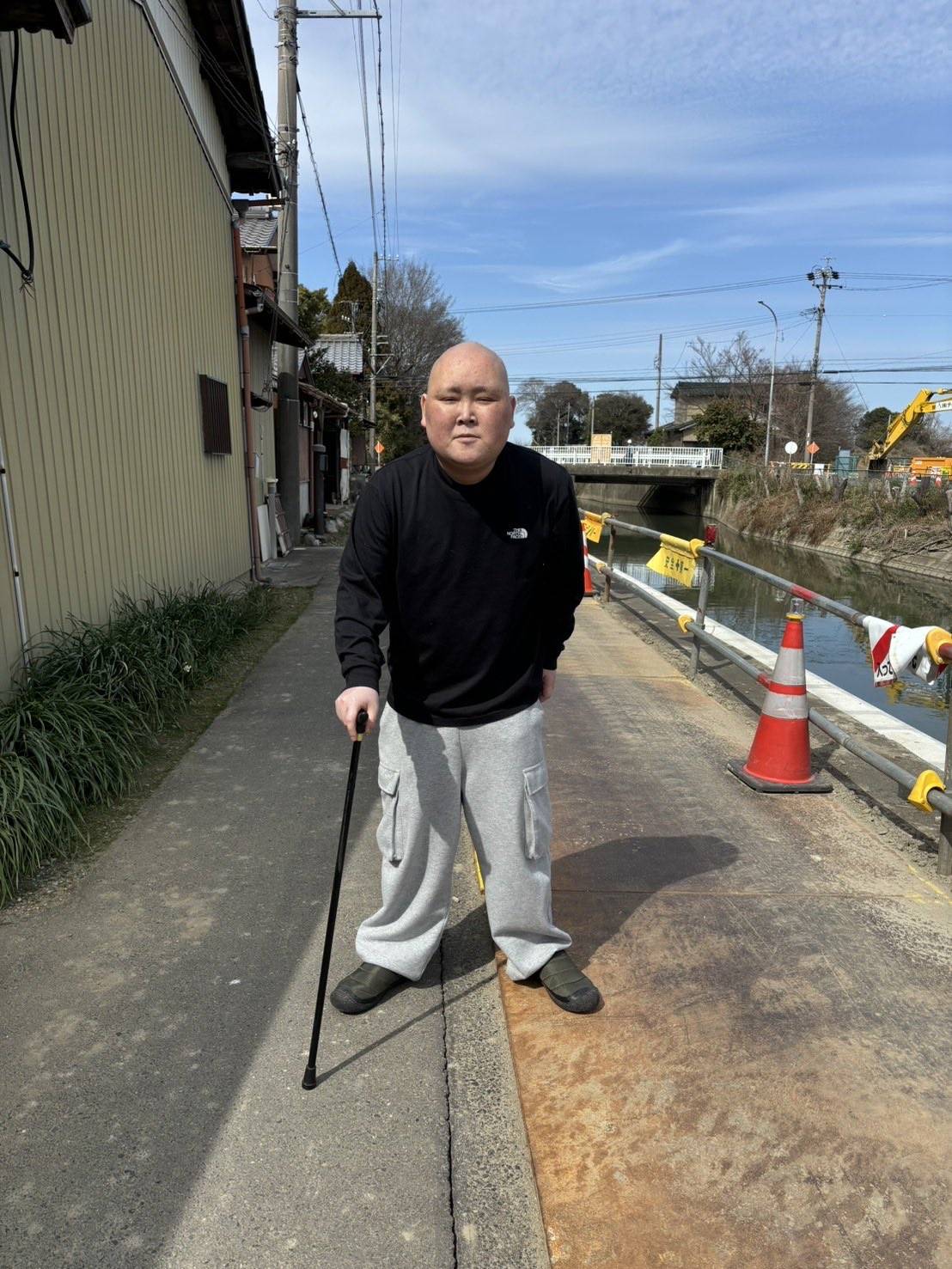 〝がんサバイバー〟35歳芸人、マサ越前が杖デビュー報告「一緒に頑張りましょうね!」「ずっと応援した」など激励の声：「おっ！」でつながる地元密着