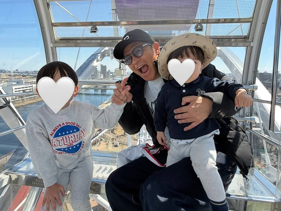 岡田 圭 右 再婚 相手