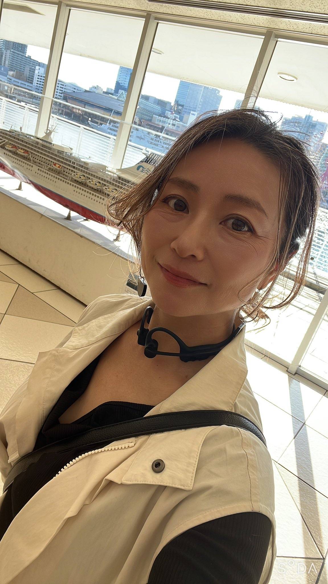 小室友里さん⁉」実家で見つけた〝謎のサイン色紙〟に本人が反応！時を 