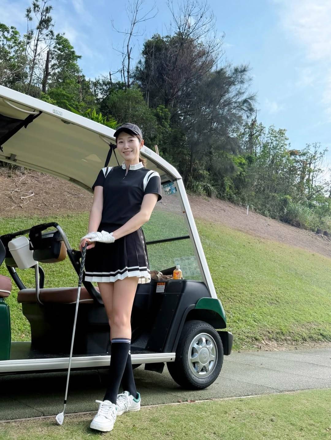スカート丈ヤバいね」〝限界ギリギリ〟元女子バレー日本代表・狩野舞子