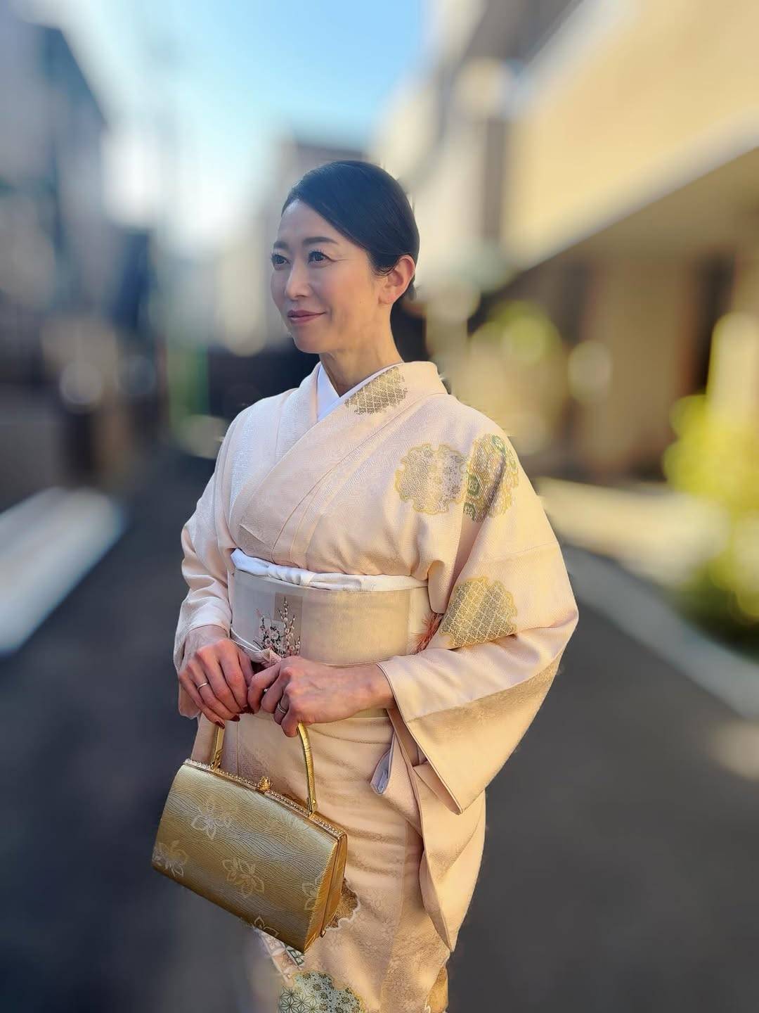 入学式コーデが話題の田中雅美さん(インスタグラム@tanak｜「親は