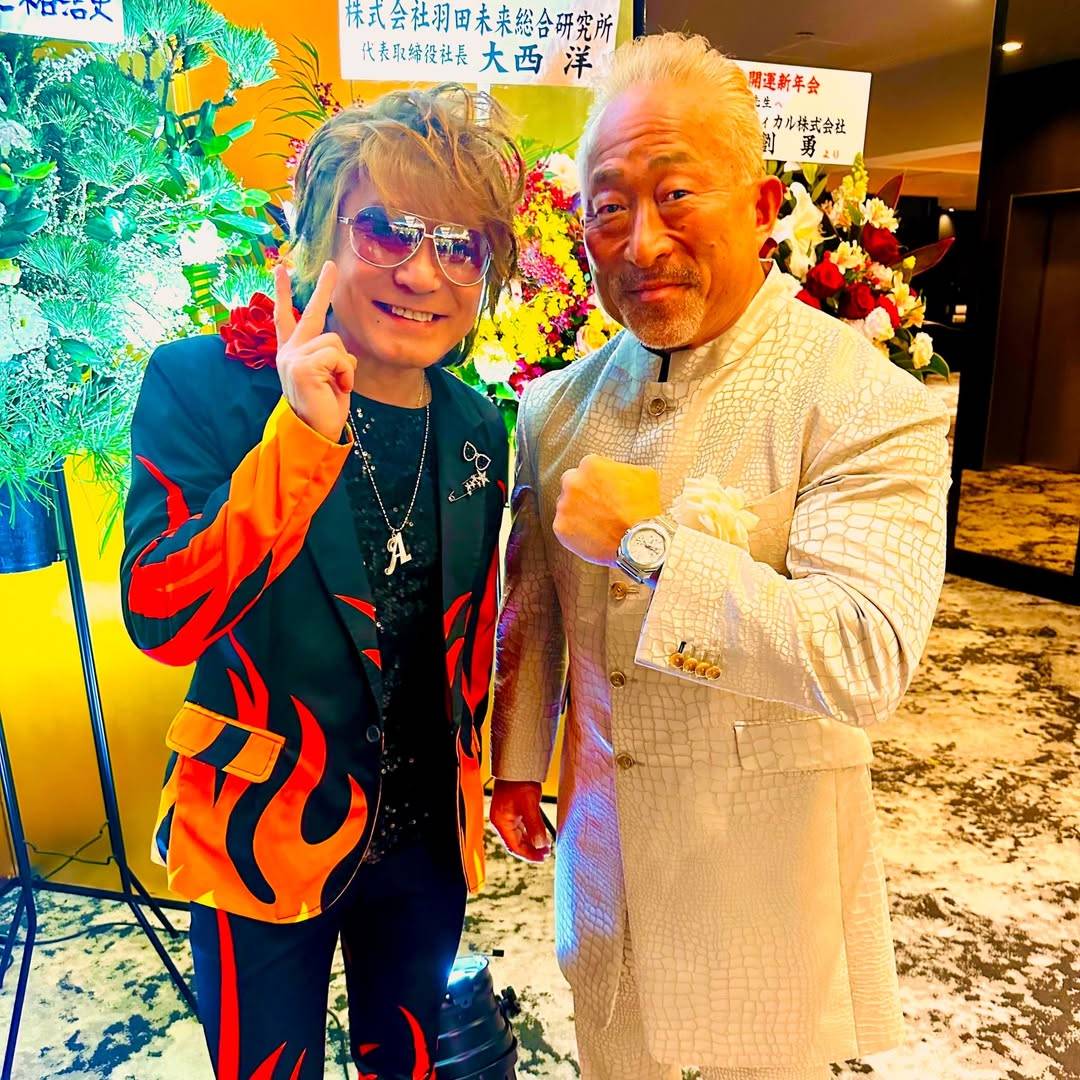 12歳でミリオン連発…「フィンガー5」晃〝64歳同学年ショット〟に